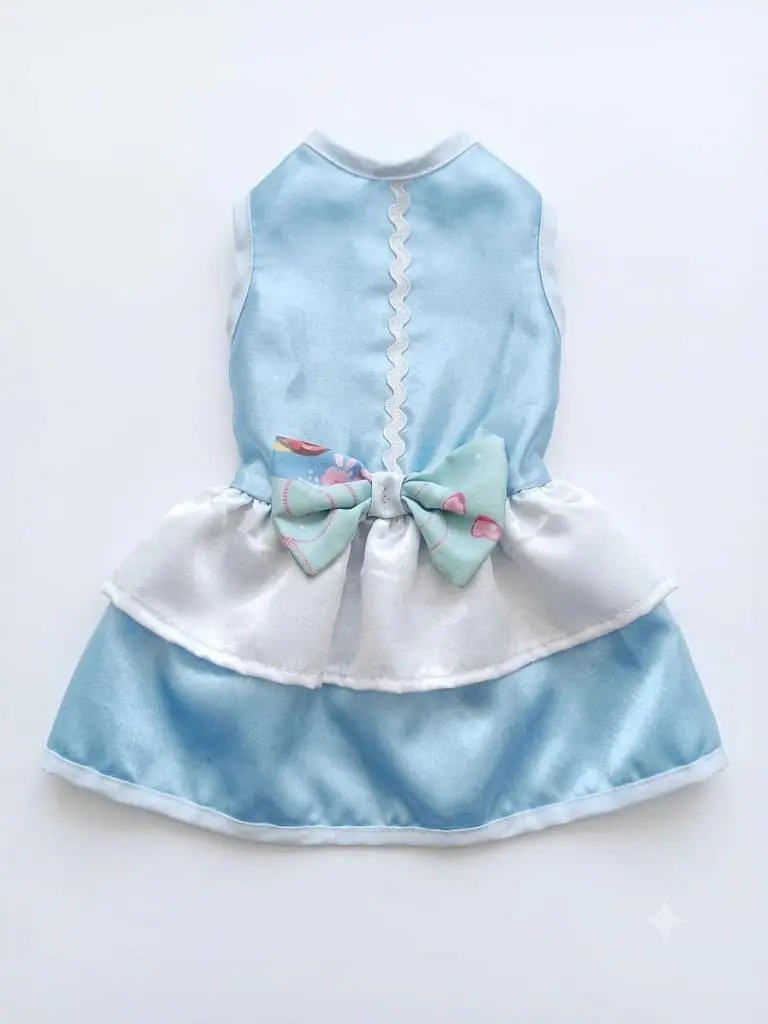 Vestido real de princesa con detalles elegantes para mascotas